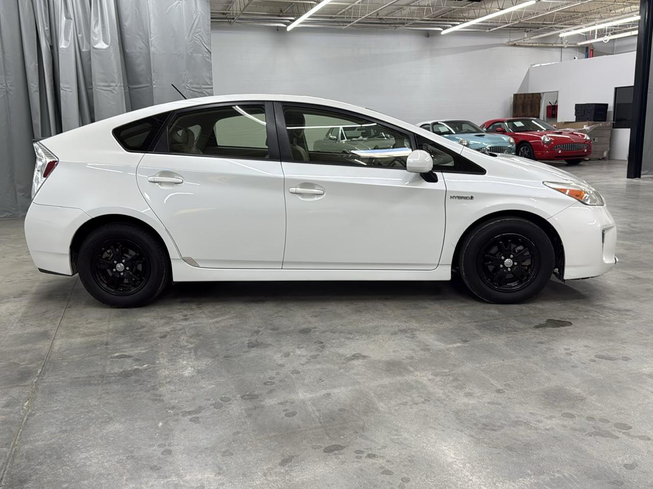 Toyota Prius Two 2015