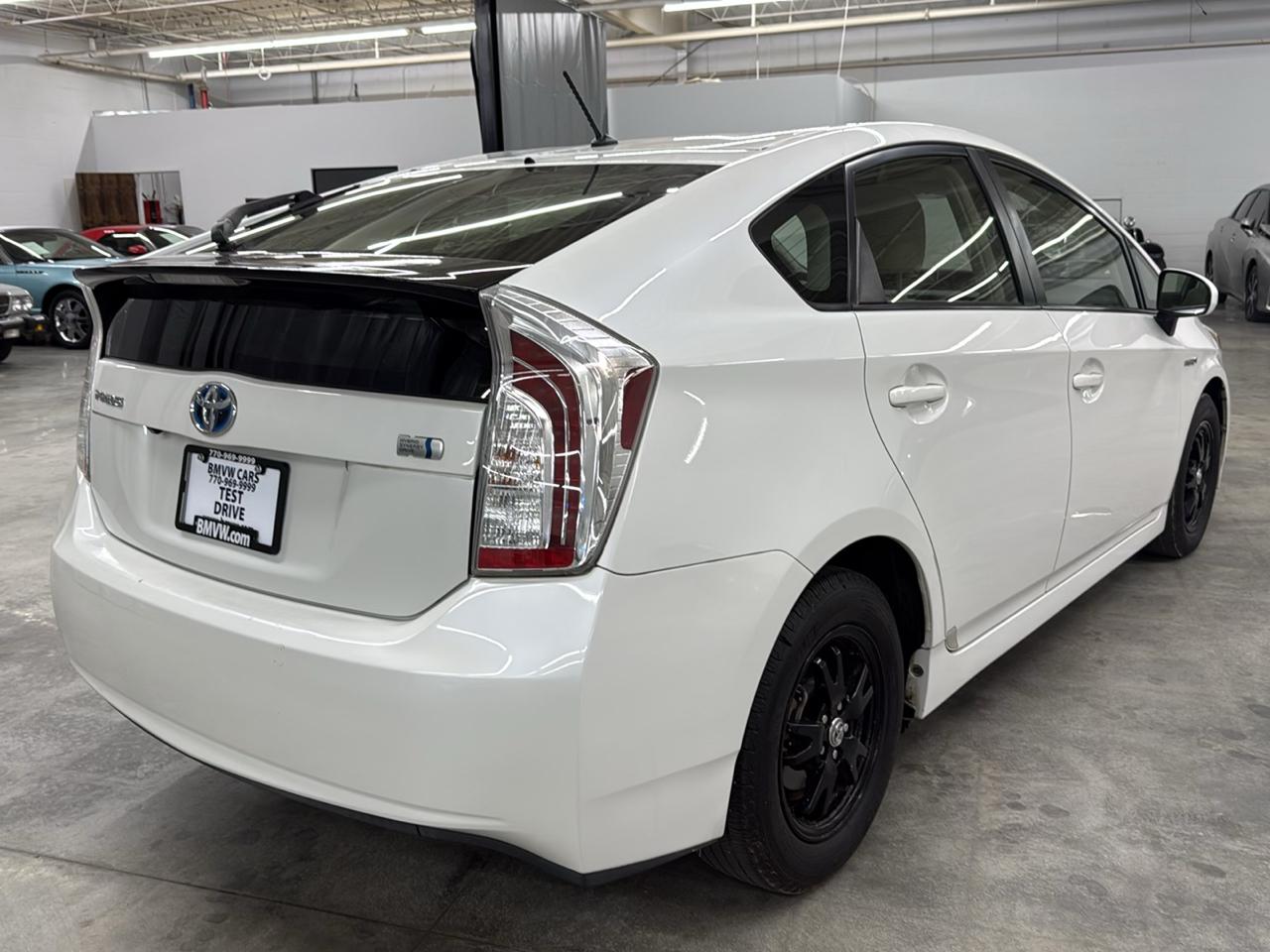 Toyota Prius Two 2015
