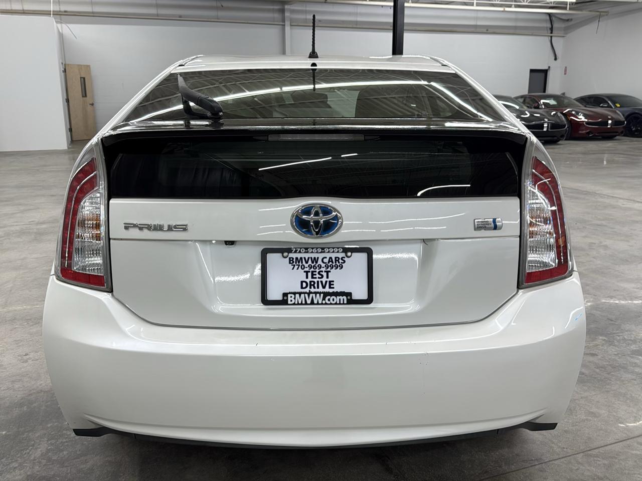 Toyota Prius Two 2015