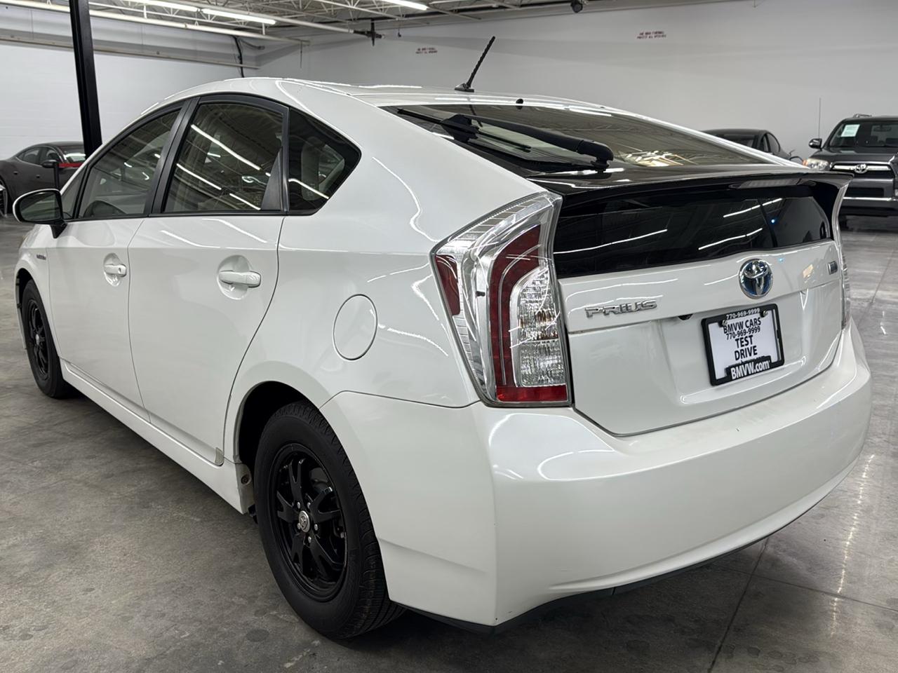 Toyota Prius Two 2015