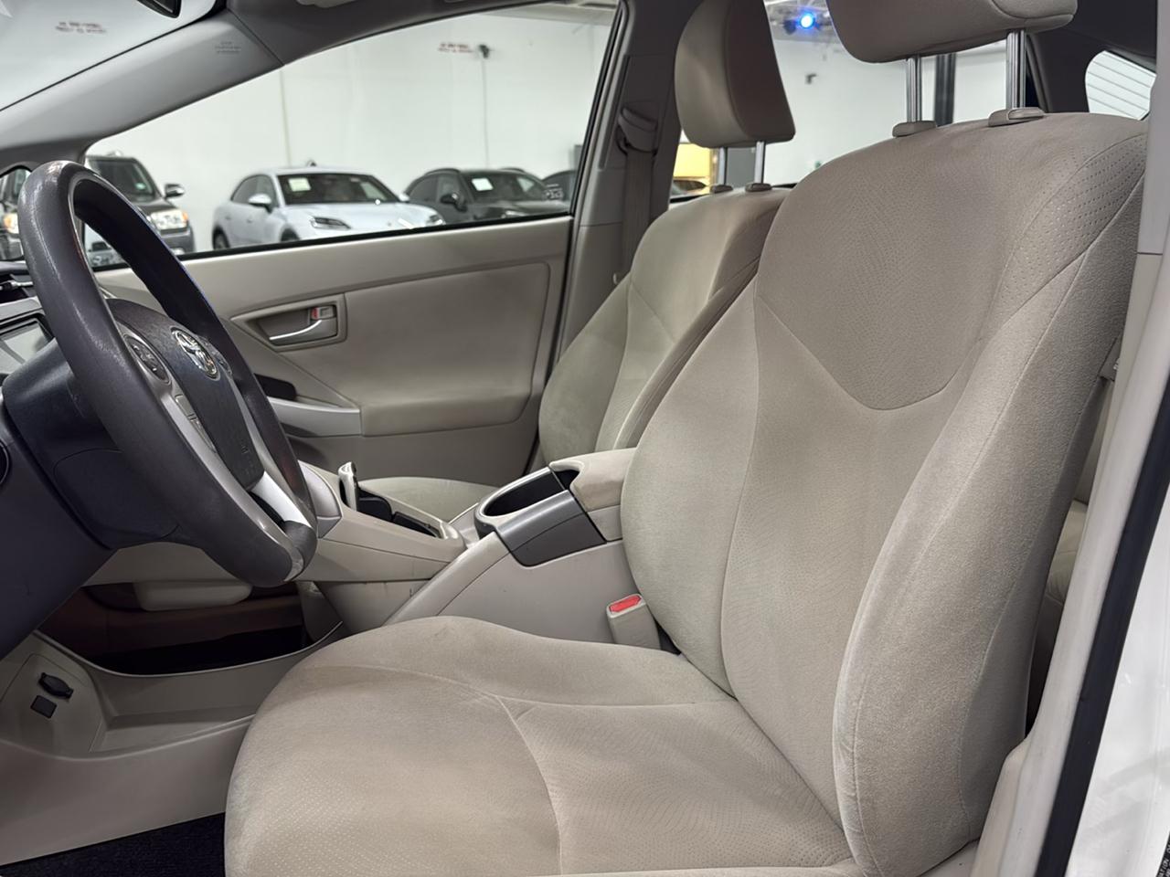Toyota Prius Two 2015