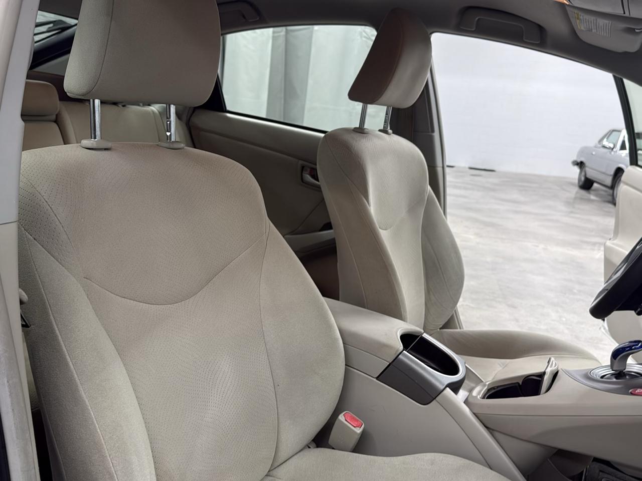 Toyota Prius Two 2015