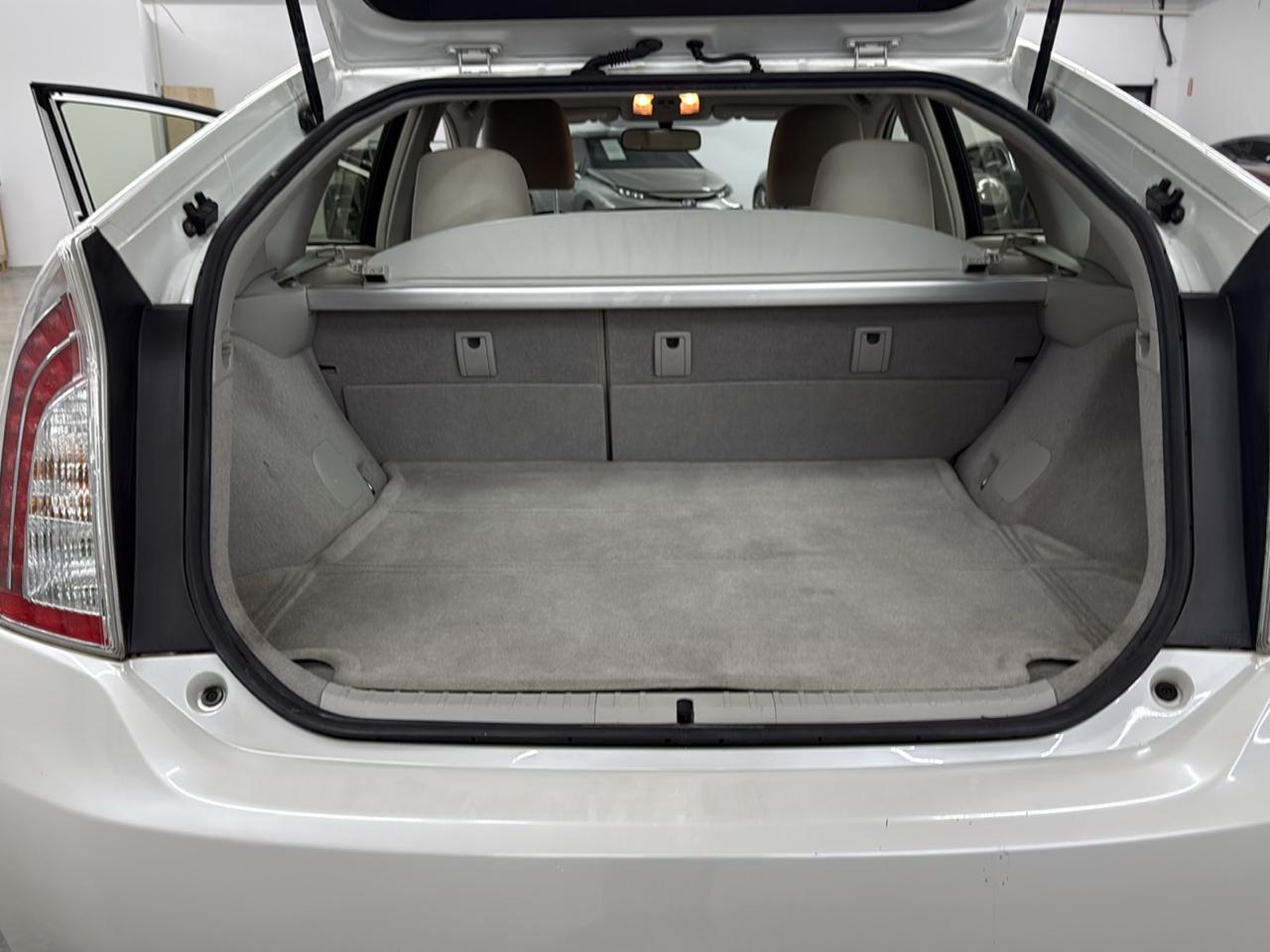 Toyota Prius Two 2015