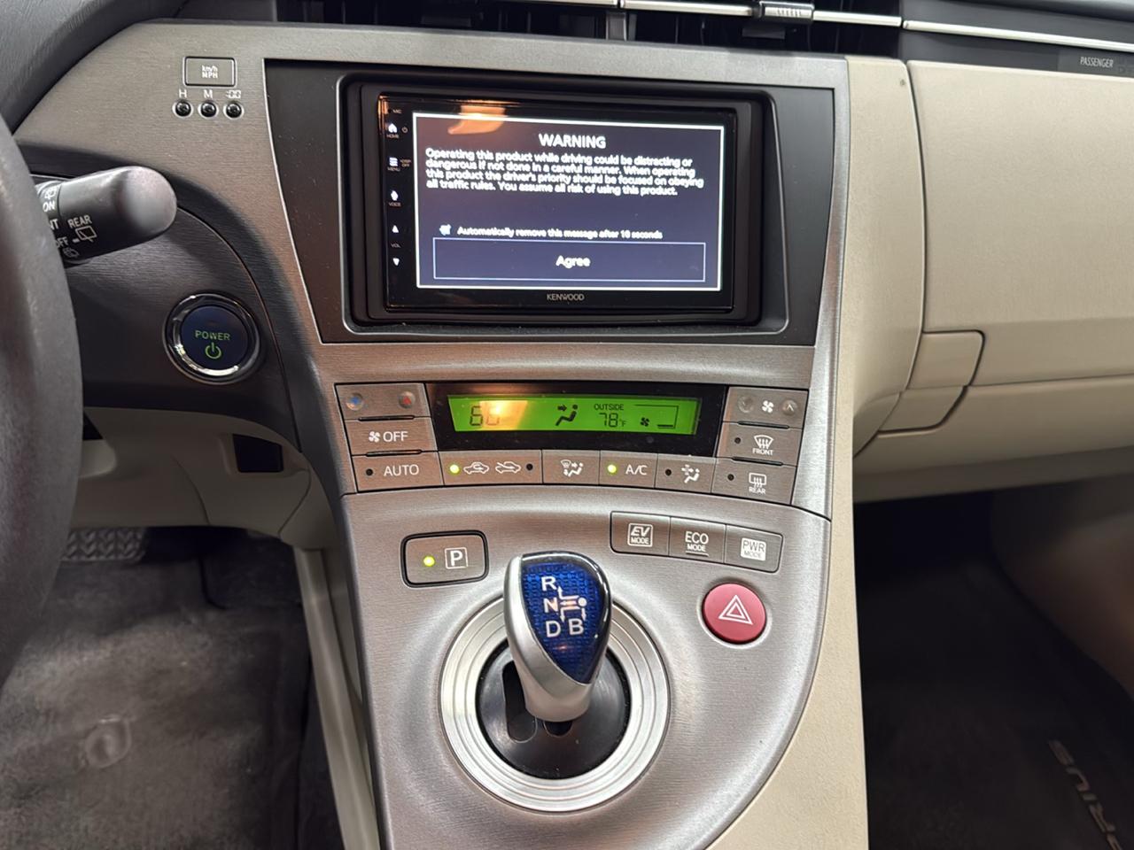 Toyota Prius Two 2015
