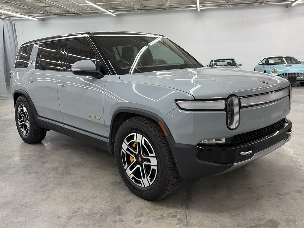 Rivian R1S Adventure Quad-Motor Large Pack 2023