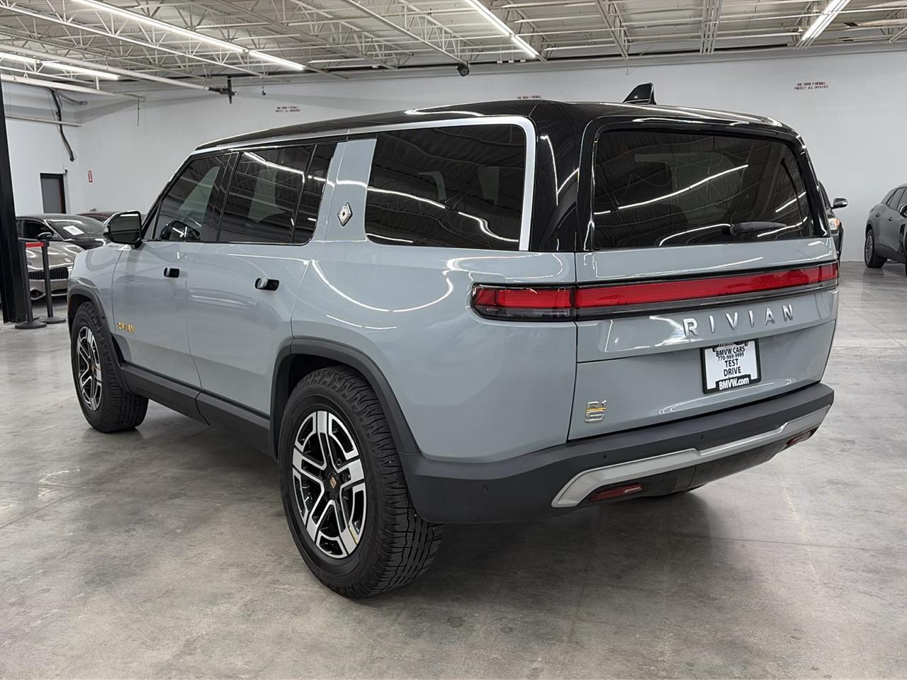 Rivian R1S Adventure Quad-Motor Large Pack 2023