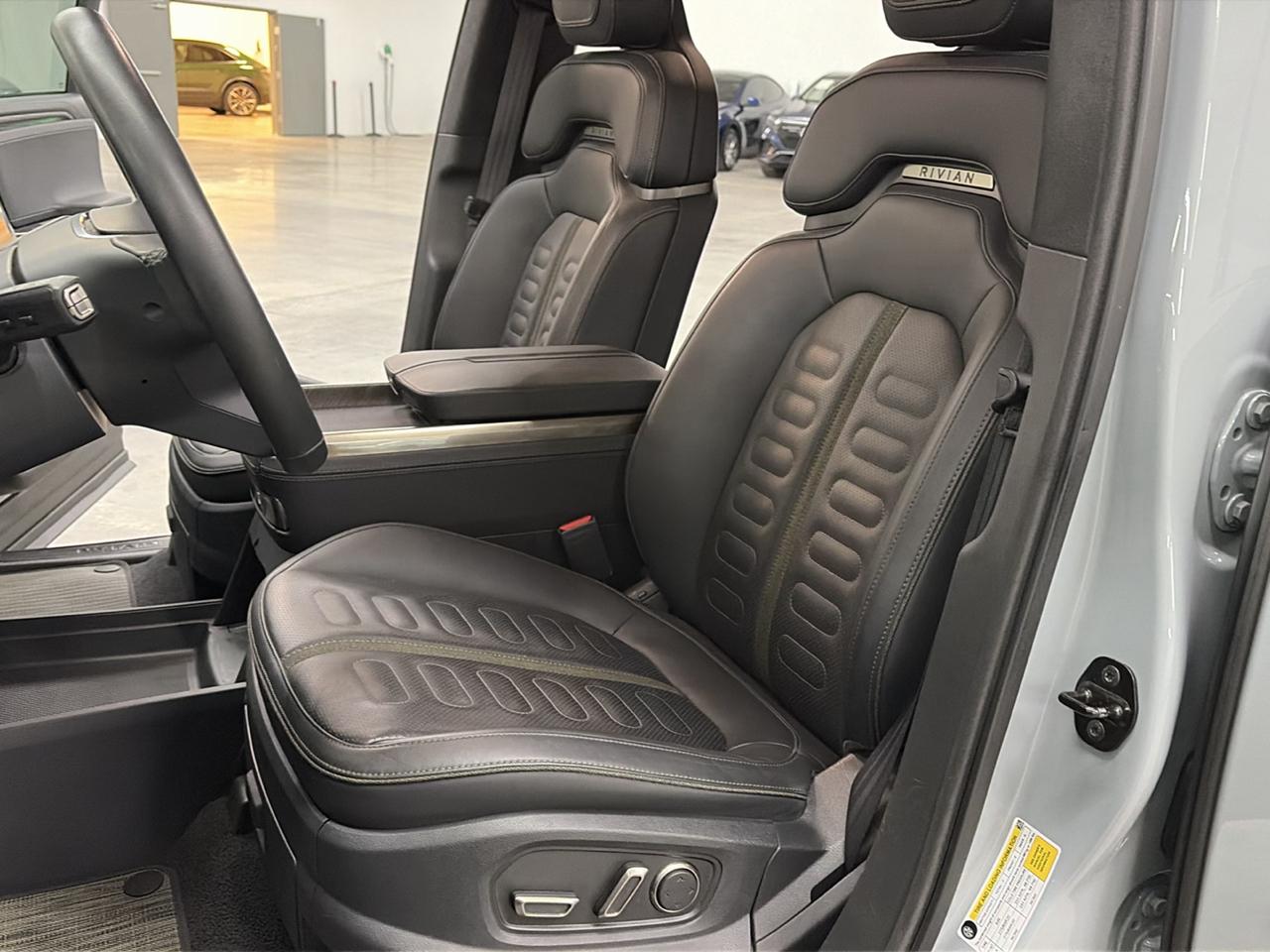 Rivian R1S Adventure Quad-Motor Large Pack 2023