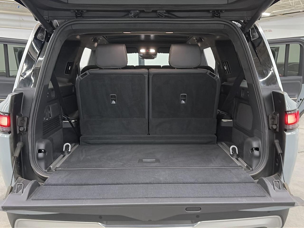 Rivian R1S Adventure Quad-Motor Large Pack 2023