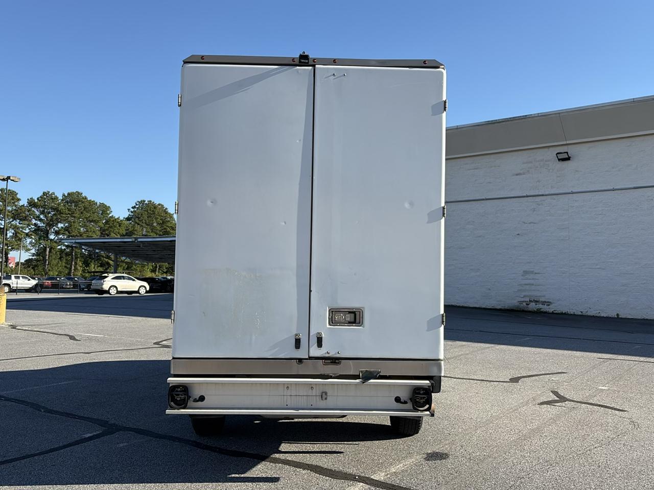 Ford E-Series Cutaway E-350 SRW 138" WB 2023