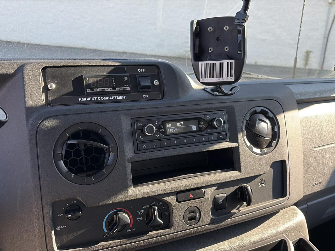 Ford E-Series Cutaway E-350 SRW 138" WB 2023