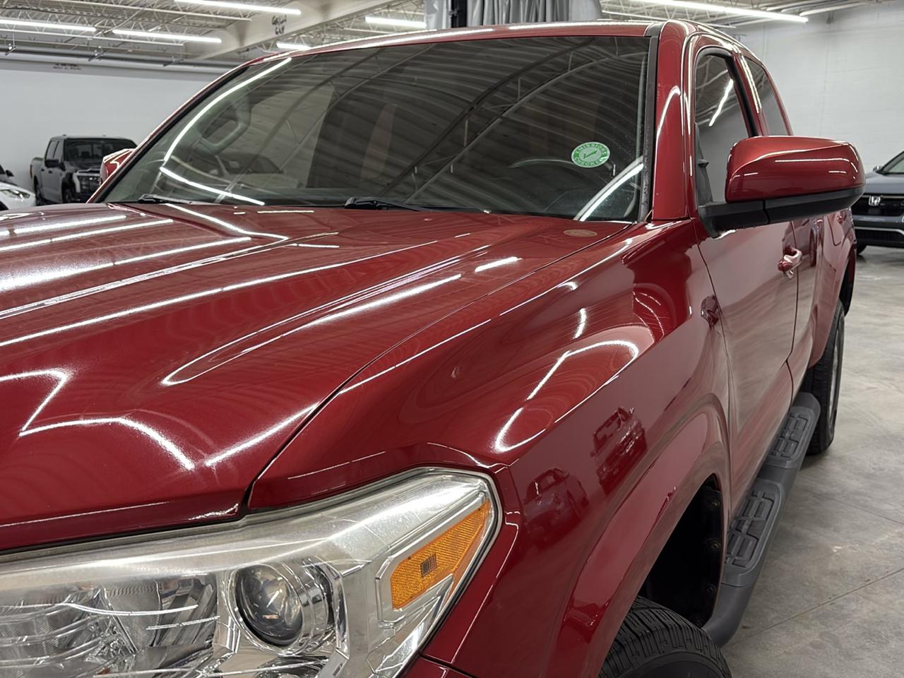 Toyota Tacoma SR5 Access Cab 6' Bed I4 4x2 AT (Natl) 2017