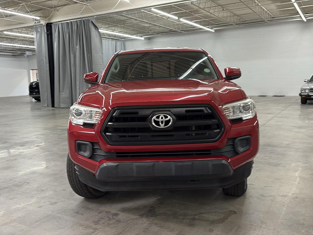 Toyota Tacoma SR5 Access Cab 6' Bed I4 4x2 AT (Natl) 2017