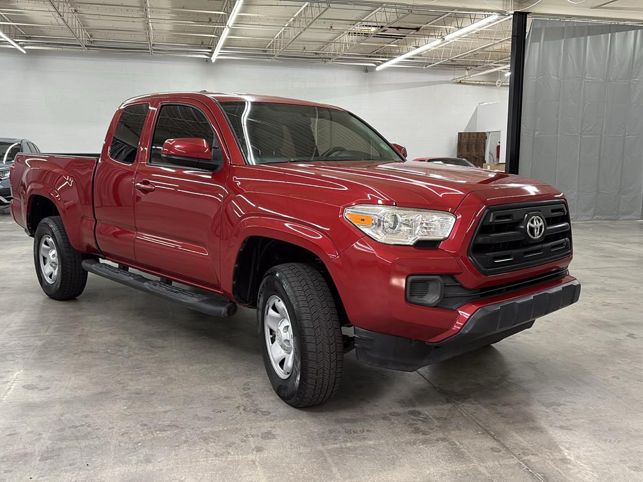 Toyota Tacoma SR5 Access Cab 6' Bed I4 4x2 AT (Natl) 2017