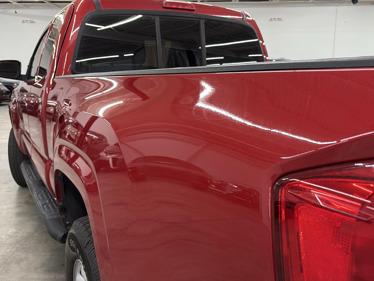 Toyota Tacoma SR5 Access Cab 6' Bed I4 4x2 AT (Natl) 2017