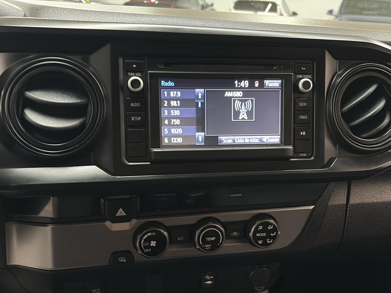 Toyota Tacoma SR5 Access Cab 6' Bed I4 4x2 AT (Natl) 2017