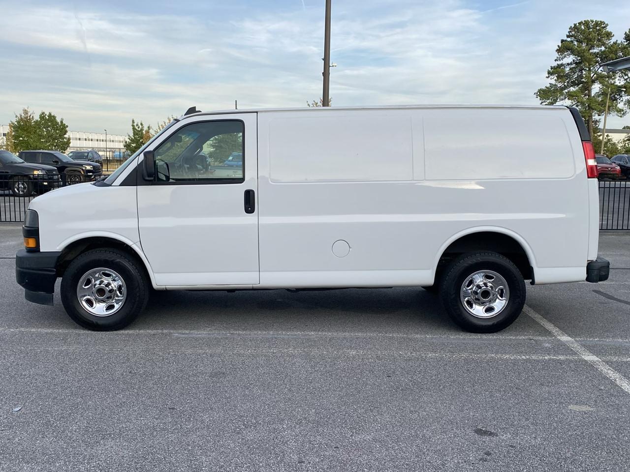 Chevrolet Express Cargo Van RWD 2500 135" 2018