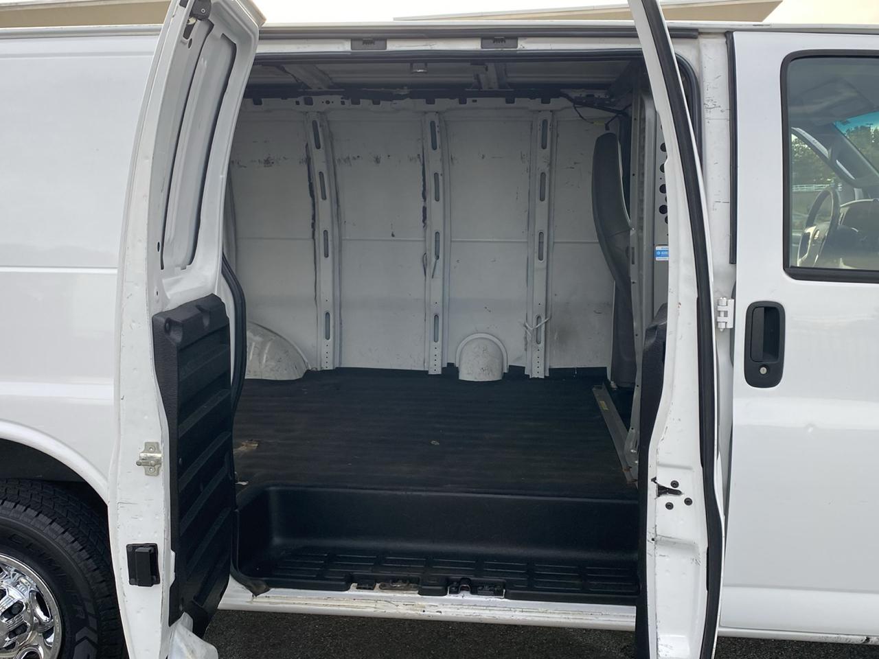Chevrolet Express Cargo Van RWD 2500 135" 2018