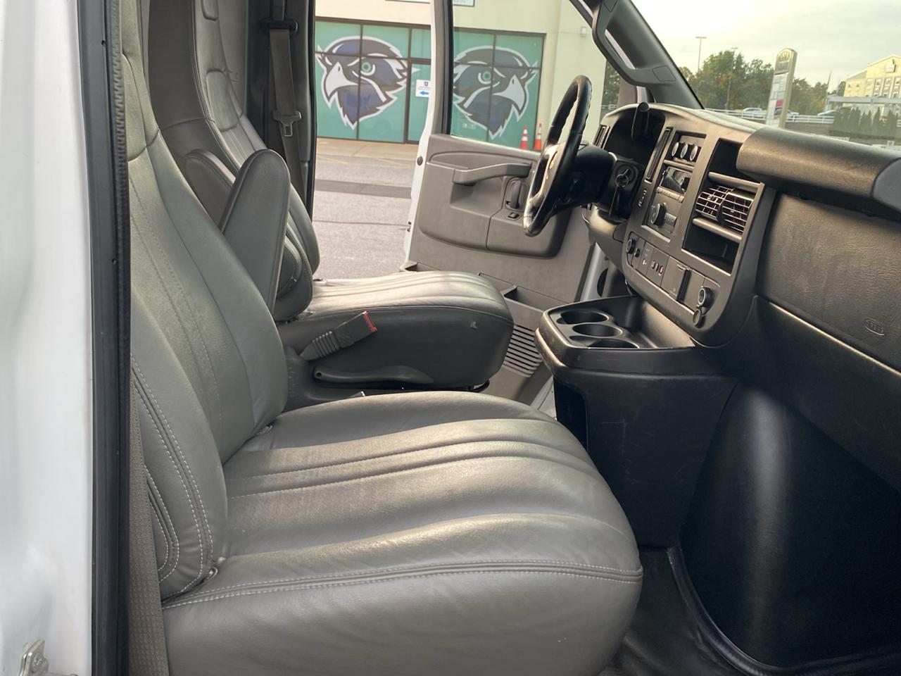 Chevrolet Express Cargo Van RWD 2500 135" 2018