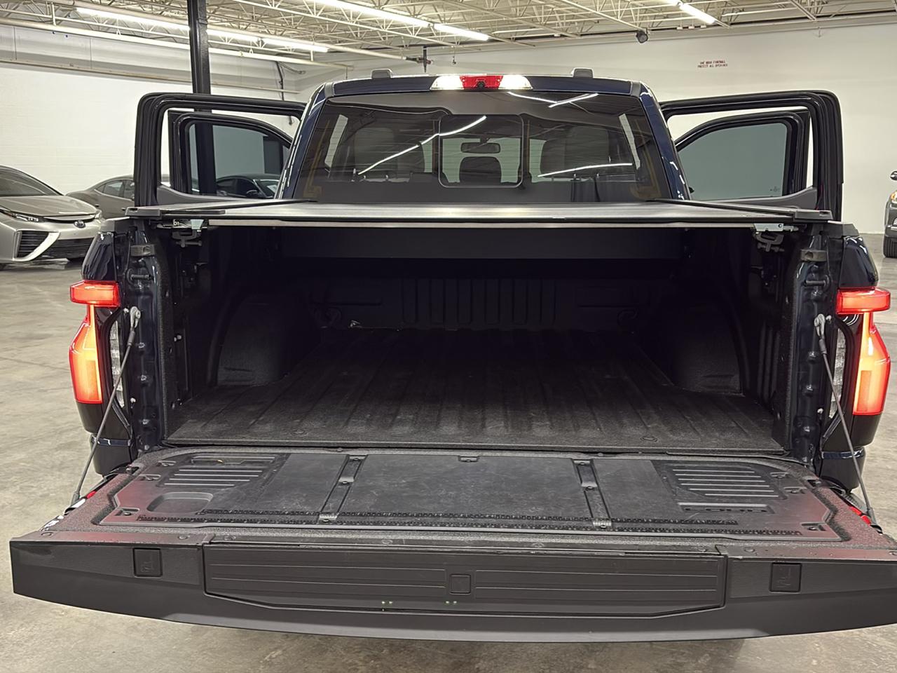 Ford F-150 Lightning Platinum 4WD SuperCrew 5.5' Box 2023