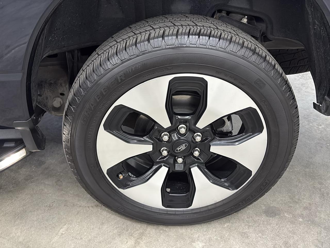 Ford F-150 Lightning Platinum 4WD SuperCrew 5.5' Box 2023