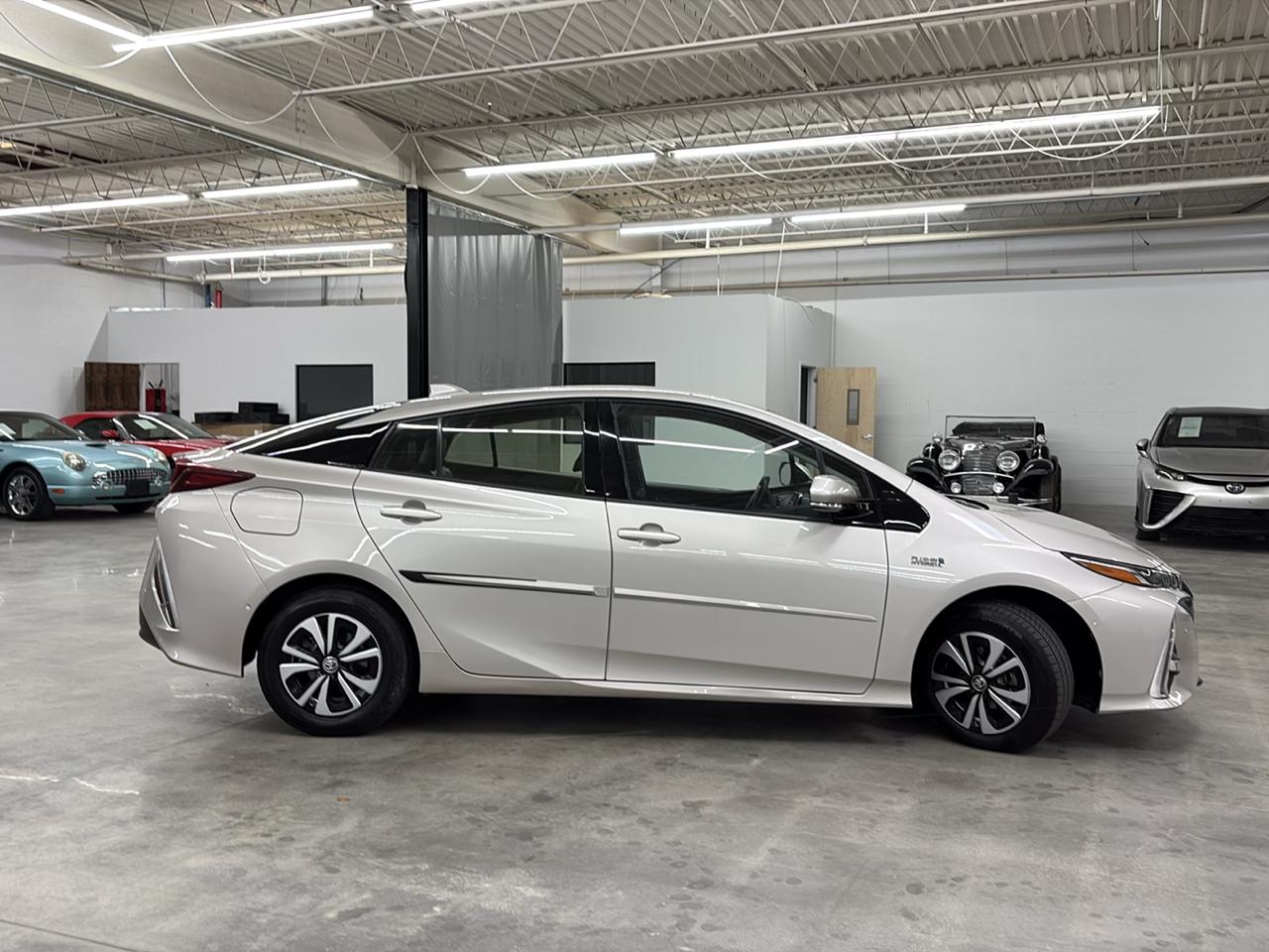 Toyota Prius Prime Advanced (Natl) 2017