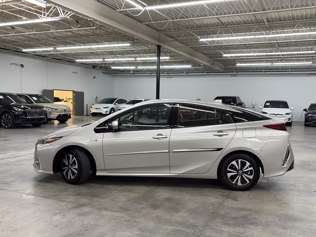Toyota Prius Prime Advanced (Natl) 2017