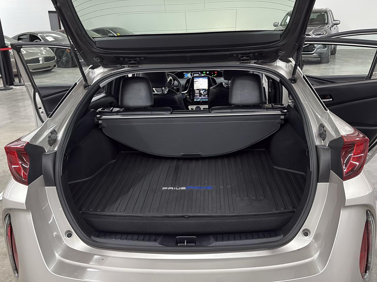 Toyota Prius Prime Advanced (Natl) 2017