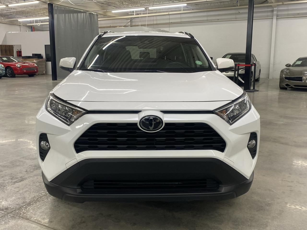 Toyota RAV4 XLE FWD (Natl) 2019
