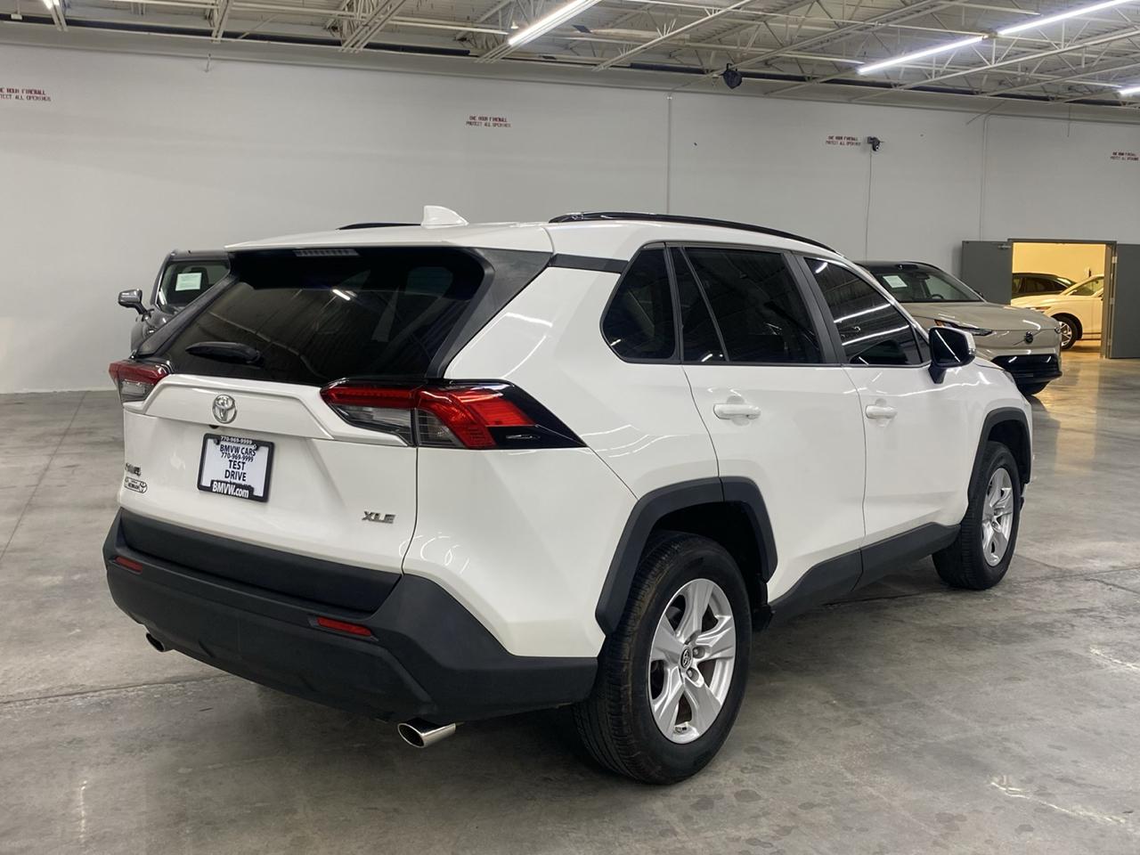 Toyota RAV4 XLE FWD (Natl) 2019