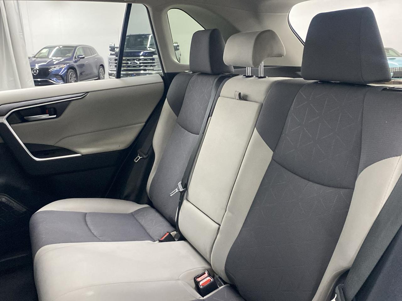 Toyota RAV4 XLE FWD (Natl) 2019