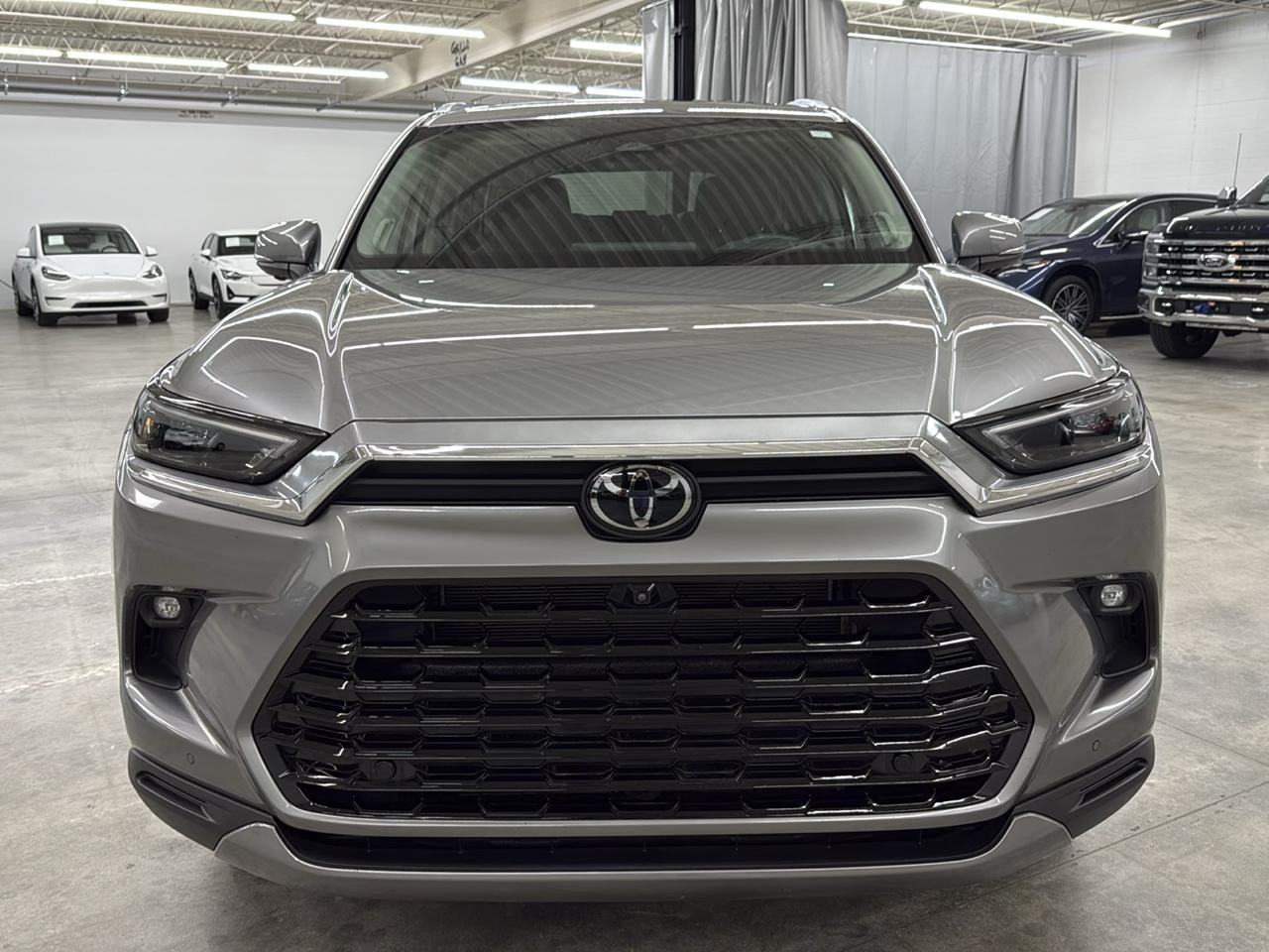 Toyota Grand Highlander photo 3