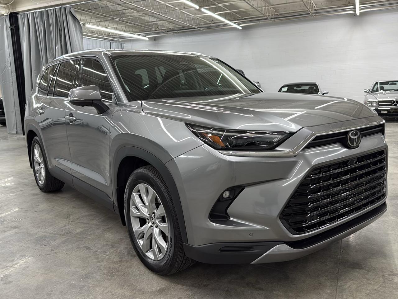 Toyota Grand Highlander photo 4