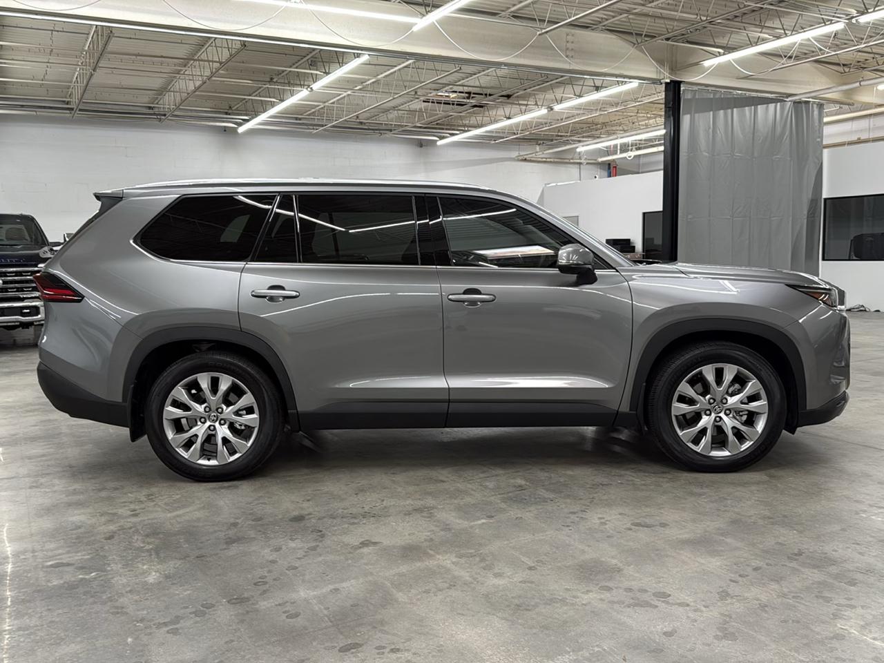 Toyota Grand Highlander photo 6