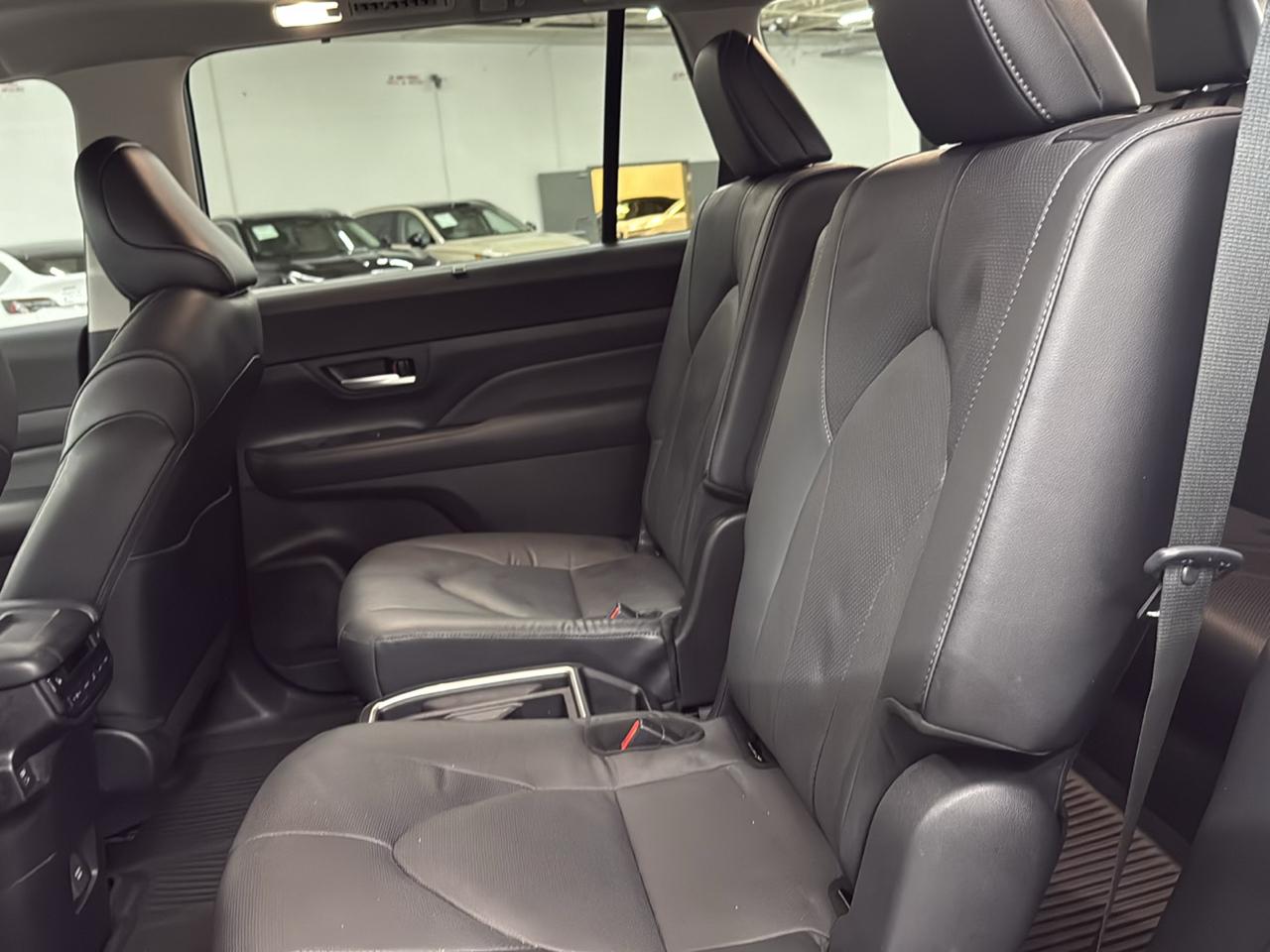 Toyota Grand Highlander photo 17