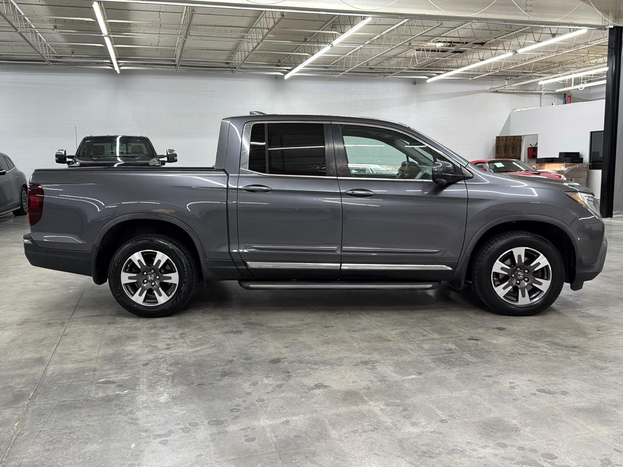 Honda Ridgeline RTL-T 4x4 Crew Cab 5.3' Bed 2017