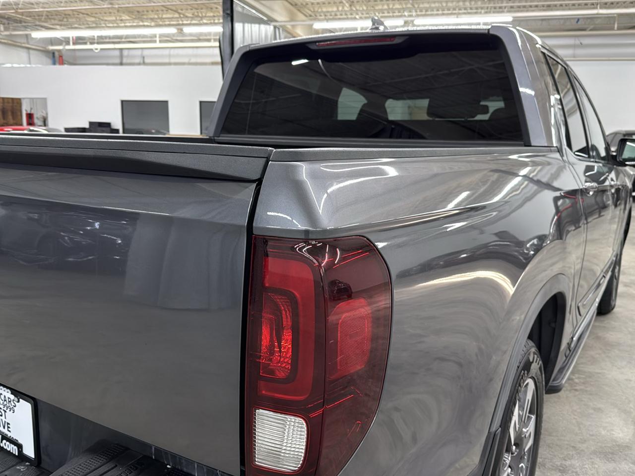 Honda Ridgeline RTL-T 4x4 Crew Cab 5.3' Bed 2017