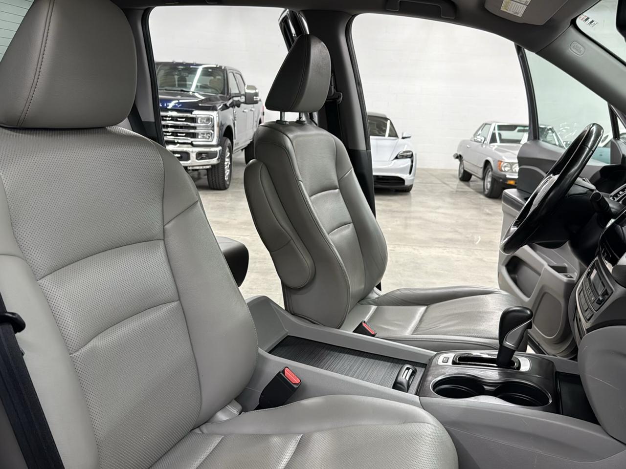Honda Ridgeline RTL-T 4x4 Crew Cab 5.3' Bed 2017