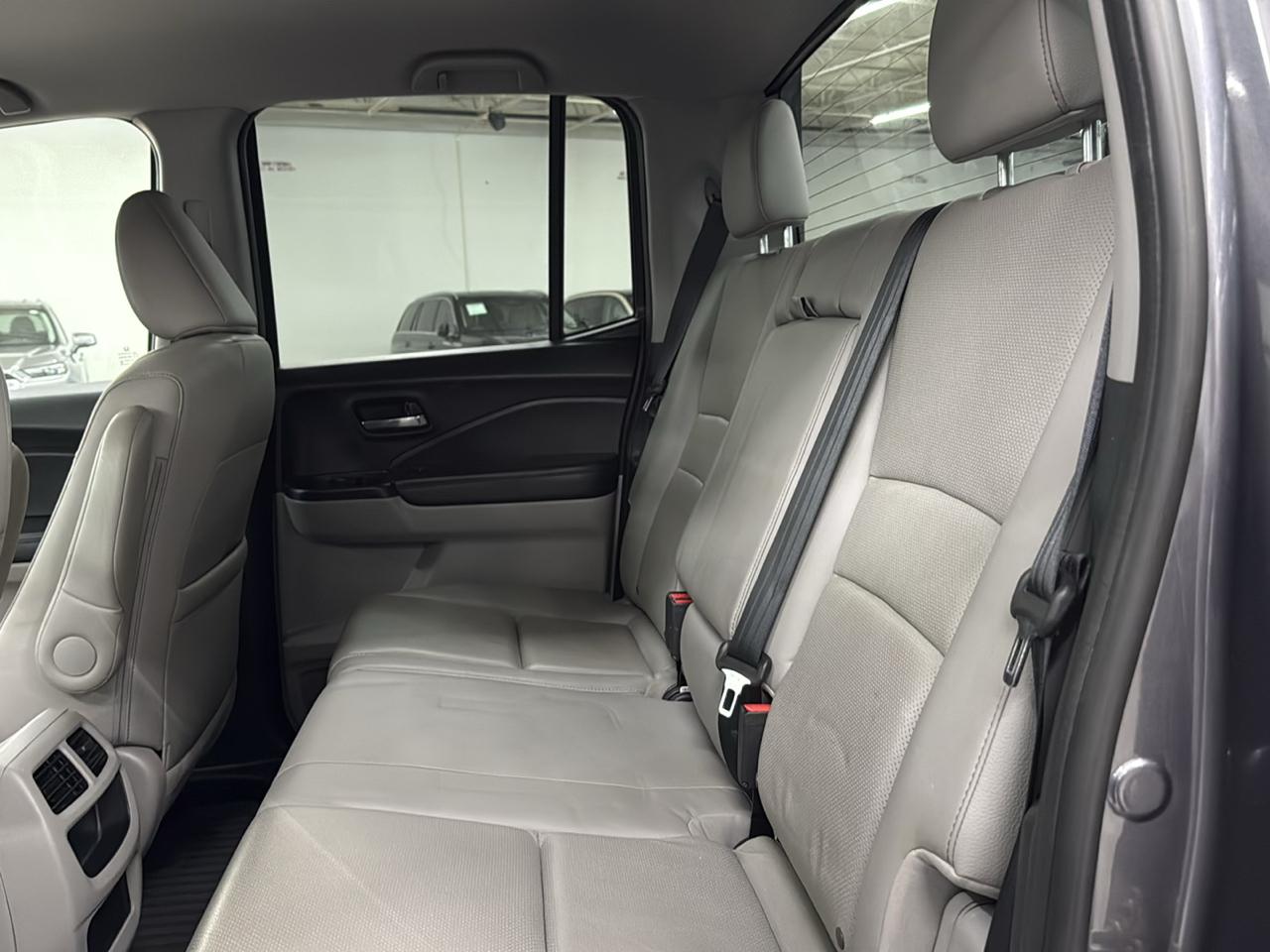 Honda Ridgeline RTL-T 4x4 Crew Cab 5.3' Bed 2017