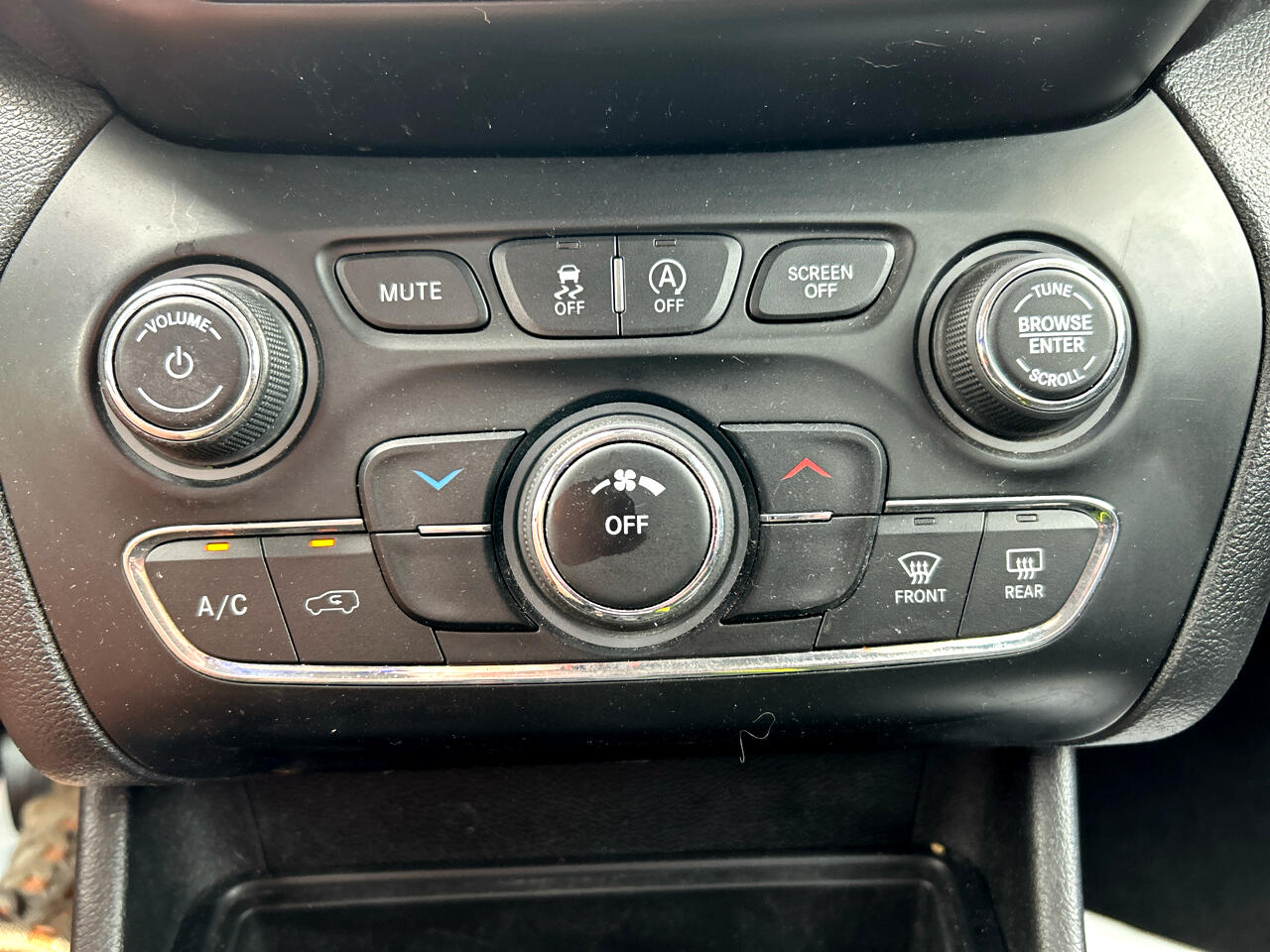 Jeep Cherokee Latitude Plus 4WD 2019 Jeep Cherokee Latitude Plus 4WD 2019