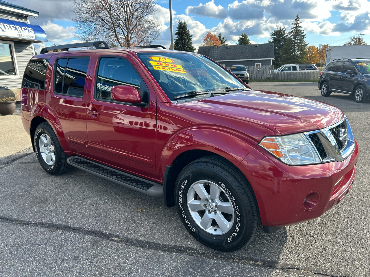 Nissan Pathfinder LE 4WD 2012 Nissan Pathfinder LE 4WD 2012