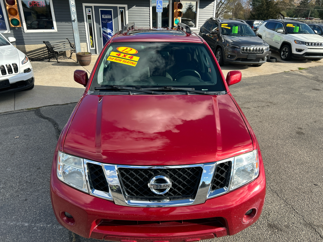 Nissan Pathfinder LE 4WD 2012 Nissan Pathfinder LE 4WD 2012