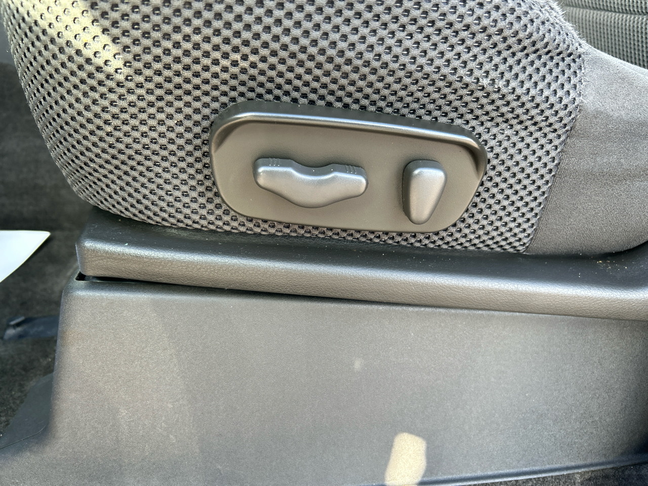 Nissan Pathfinder LE 4WD 2012 Nissan Pathfinder LE 4WD 2012