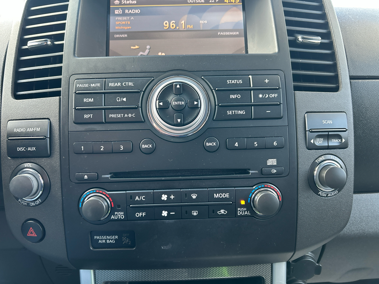 Nissan Pathfinder LE 4WD 2012 Nissan Pathfinder LE 4WD 2012