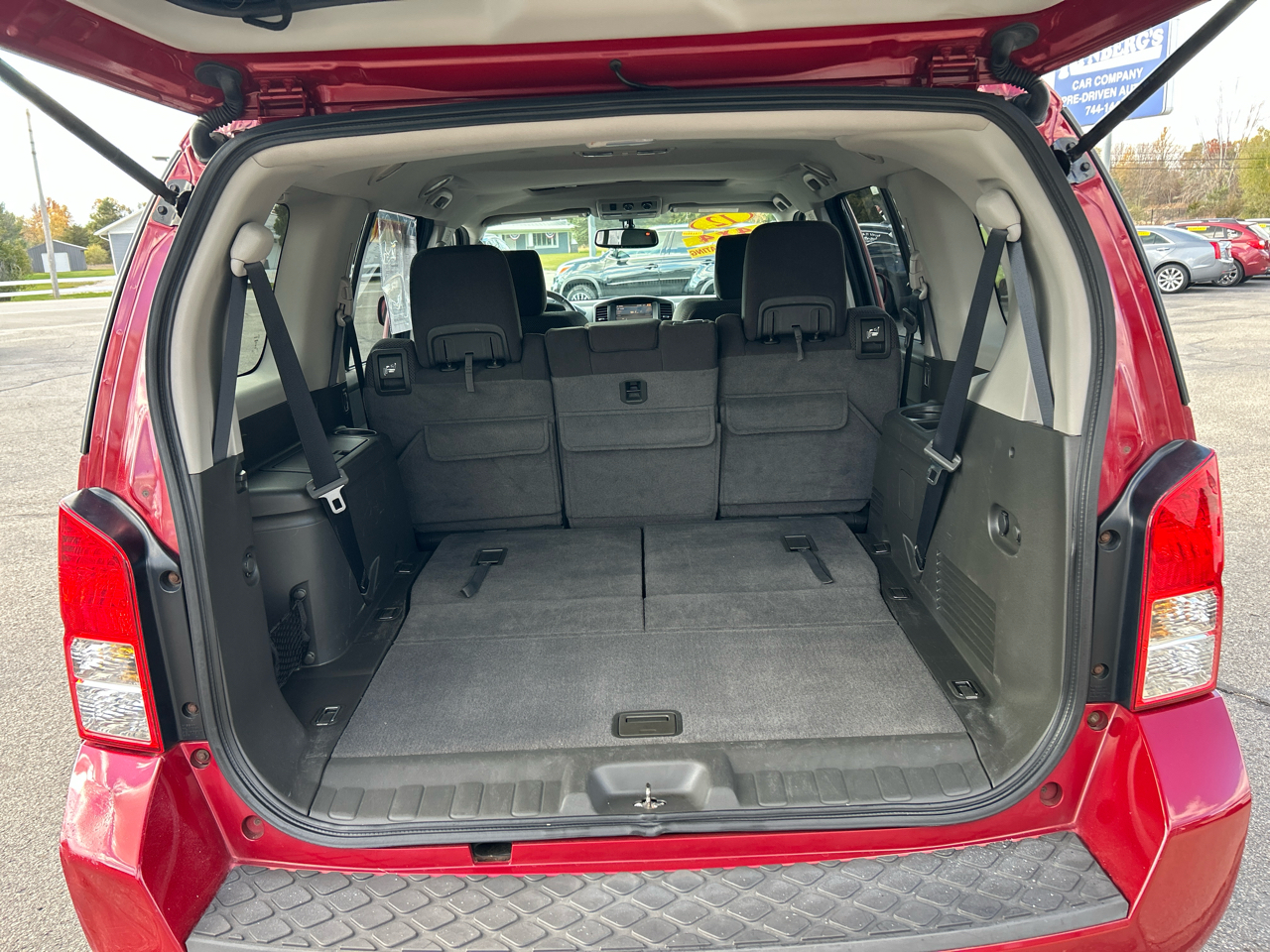 Nissan Pathfinder LE 4WD 2012 Nissan Pathfinder LE 4WD 2012