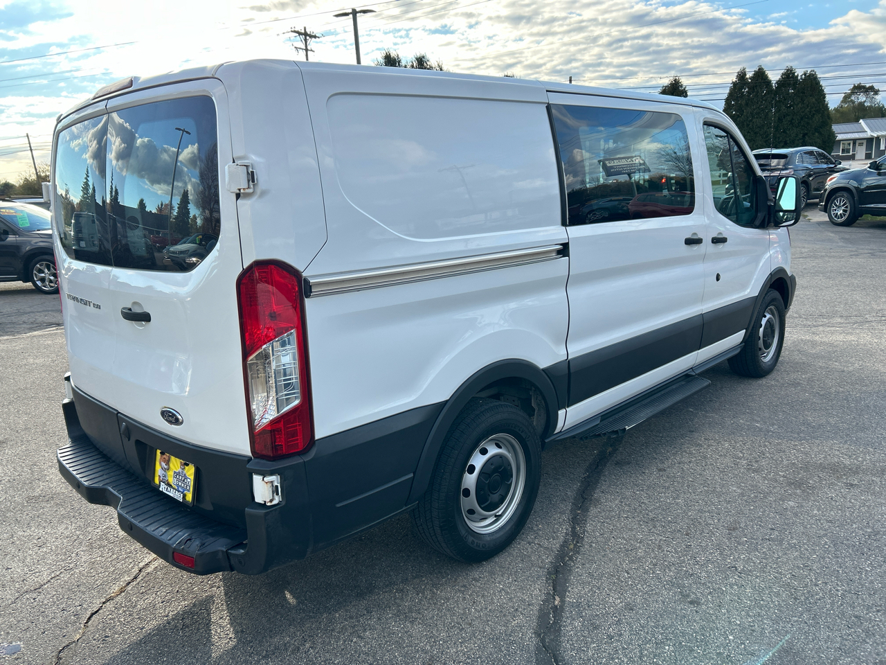 Ford Transit 150 Van Low Roof w/Sliding Pass. 130-in. WB 2018 Ford Transit 150 Van Low Roof w/Sliding Pass. 130-in. WB 2018