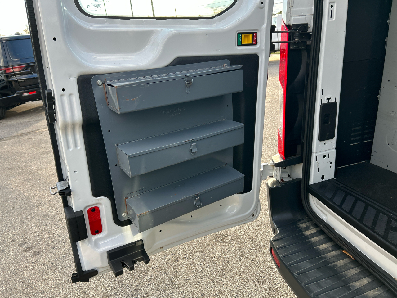 Ford Transit 150 Van Low Roof w/Sliding Pass. 130-in. WB 2018 Ford Transit 150 Van Low Roof w/Sliding Pass. 130-in. WB 2018