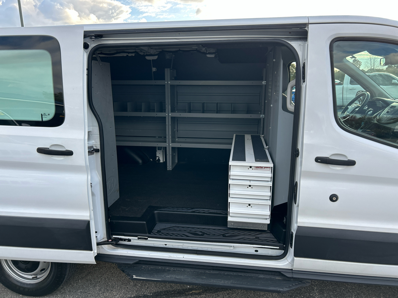 Ford Transit 150 Van Low Roof w/Sliding Pass. 130-in. WB 2018 Ford Transit 150 Van Low Roof w/Sliding Pass. 130-in. WB 2018