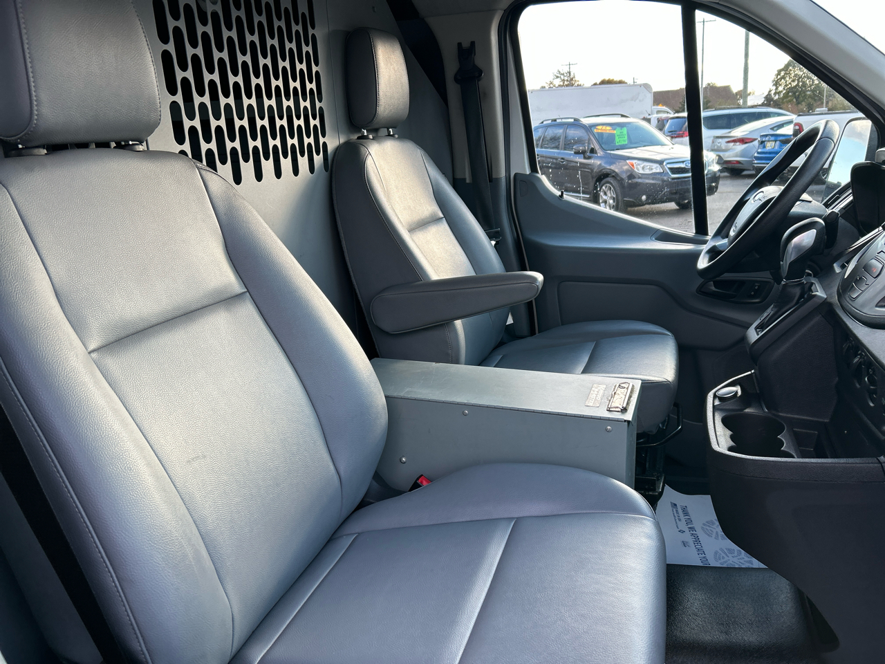 Ford Transit 150 Van Low Roof w/Sliding Pass. 130-in. WB 2018 Ford Transit 150 Van Low Roof w/Sliding Pass. 130-in. WB 2018