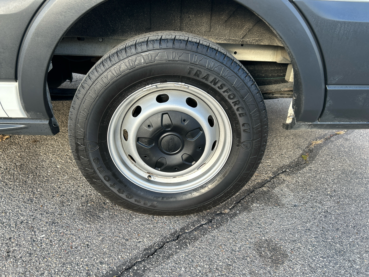 Ford Transit 150 Van Low Roof w/Sliding Pass. 130-in. WB 2018 Ford Transit 150 Van Low Roof w/Sliding Pass. 130-in. WB 2018