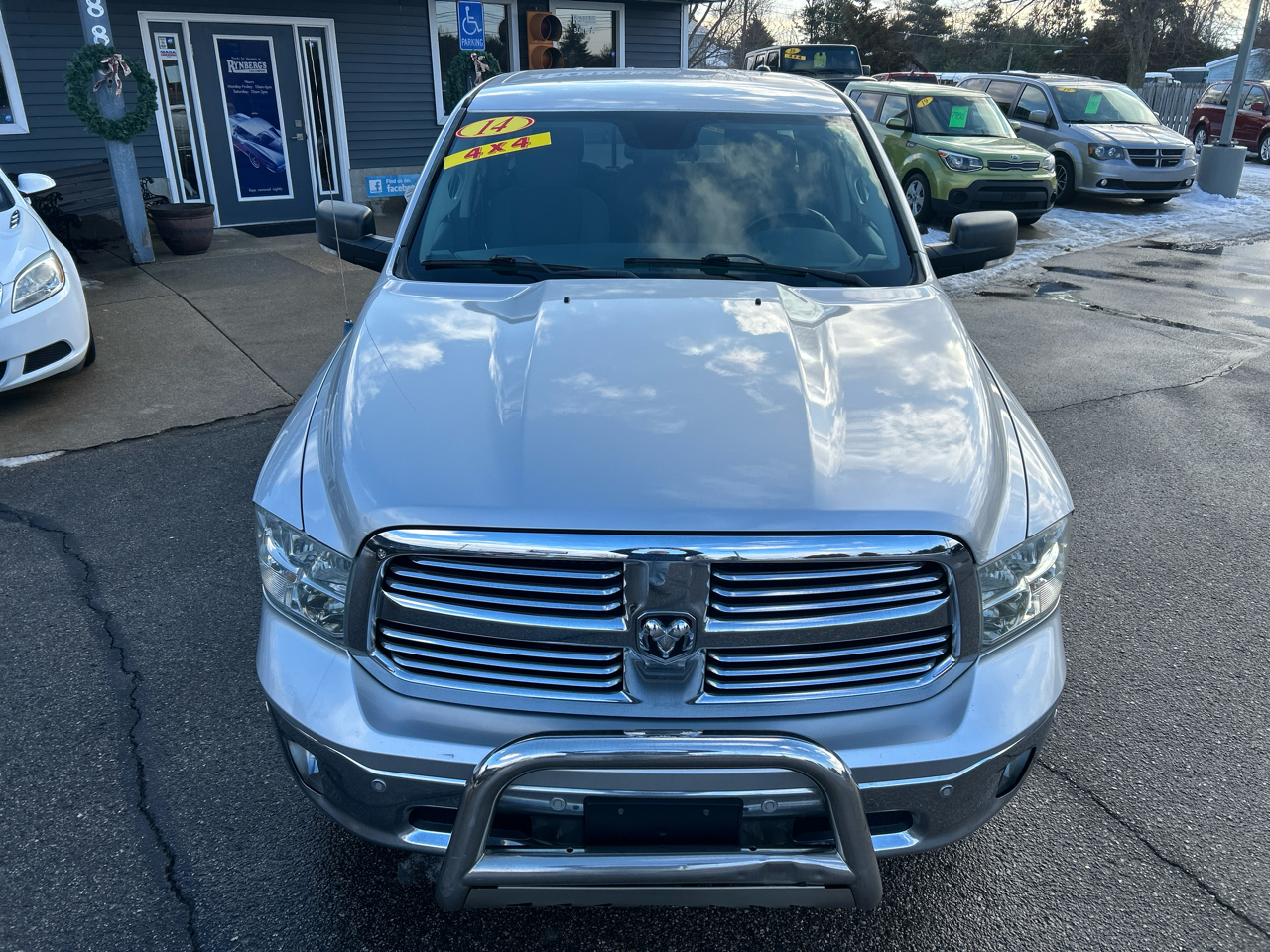 RAM 1500 4WD Quad Cab 140.5" Big Horn 2014